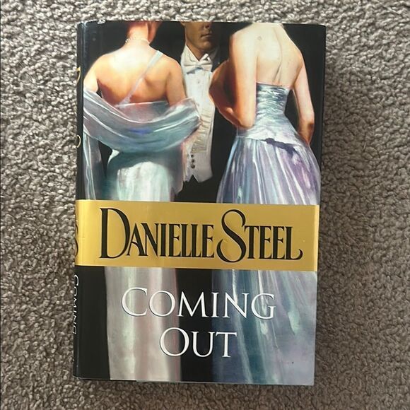 ‘Coming Out' by Danielle Steel Book! - Picture 2 of 6